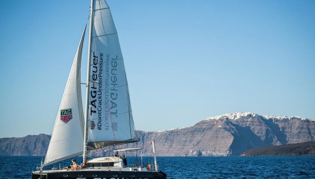 Caldera Blue: Passeio à catamarã com refeição: Black Mountain e Hot Springs - Grupo Pequeno - Foto 4